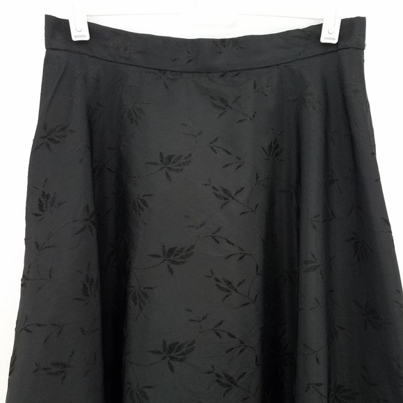 Farinae collections black full skirt floral design - Picture 3 of 8